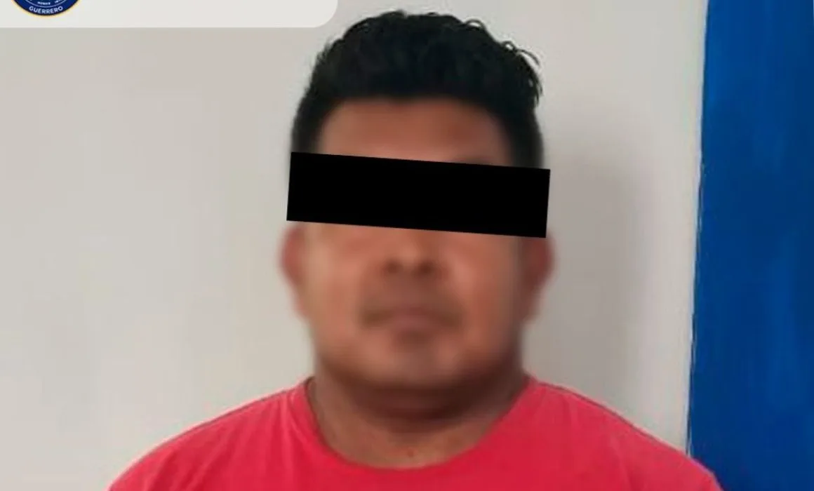 Cae policía de Acapulco por golpear a un hombre con una pistola